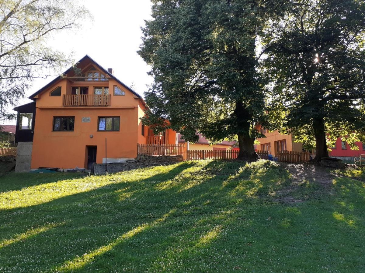 Kypruv Mlyn Villa Kninice Bagian luar foto