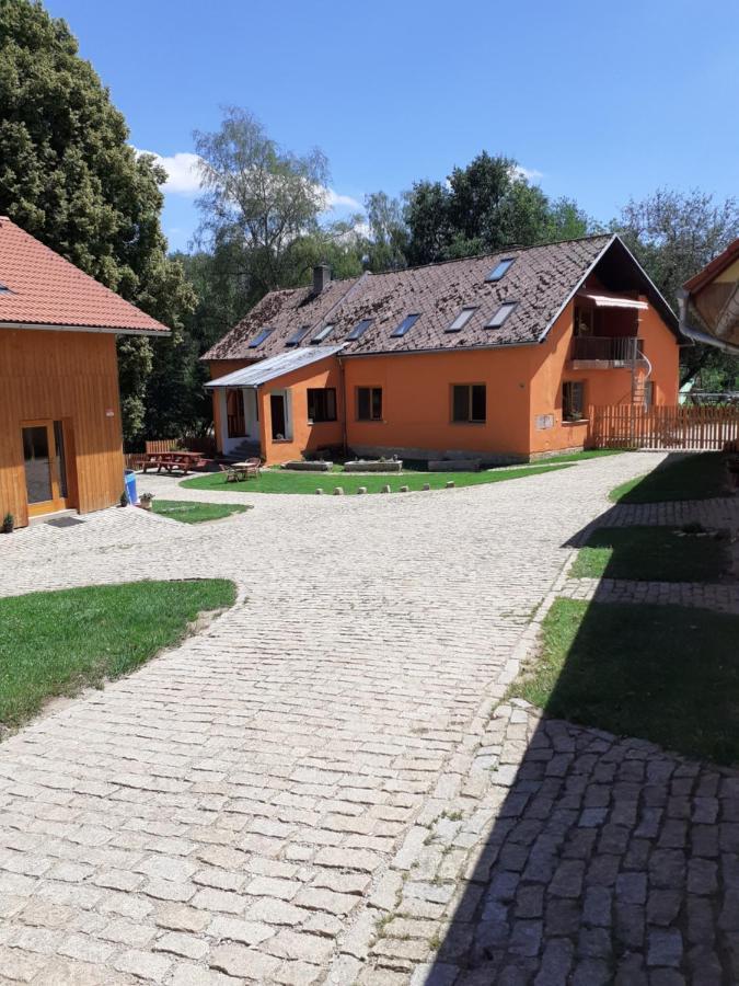 Kypruv Mlyn Villa Kninice Bagian luar foto