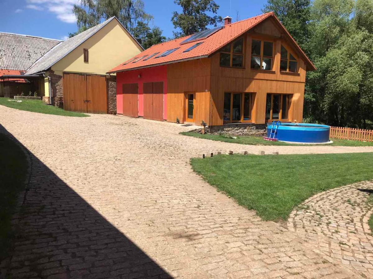 Kypruv Mlyn Villa Kninice Bagian luar foto