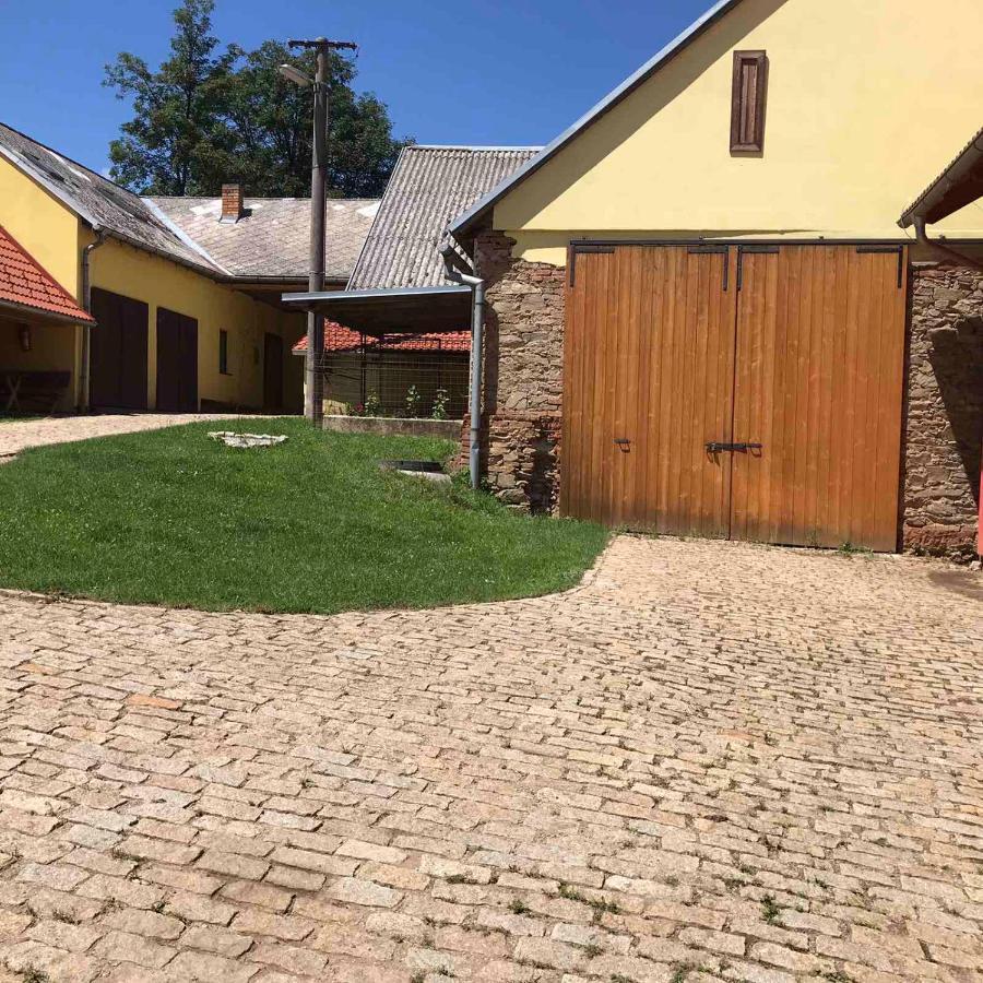 Kypruv Mlyn Villa Kninice Bagian luar foto