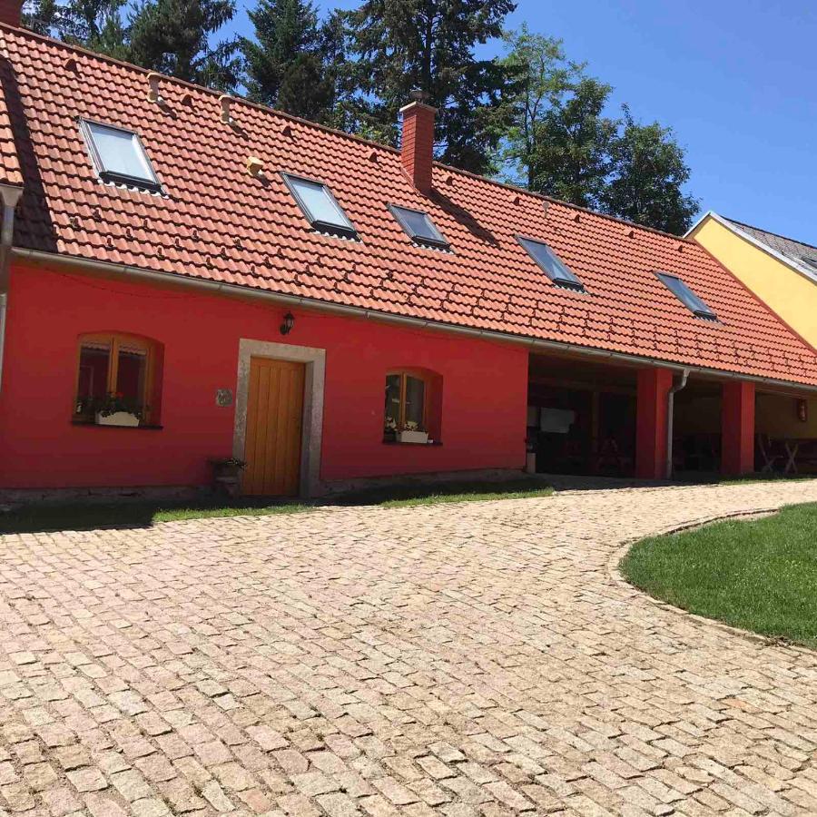 Kypruv Mlyn Villa Kninice Bagian luar foto