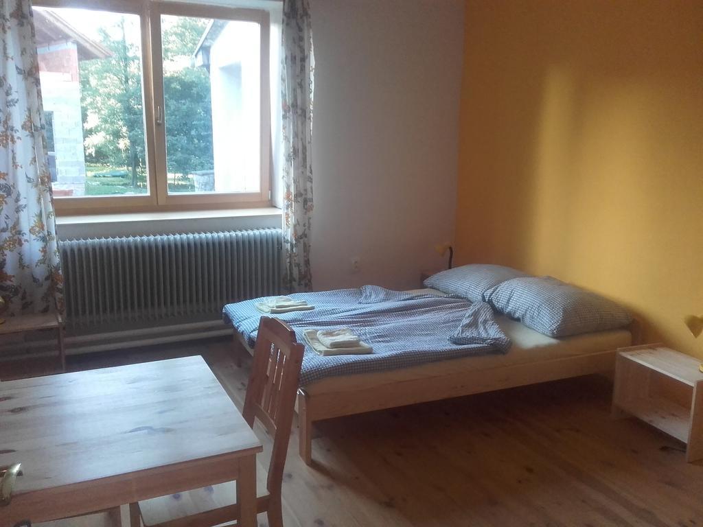 Kypruv Mlyn Villa Kninice Bagian luar foto